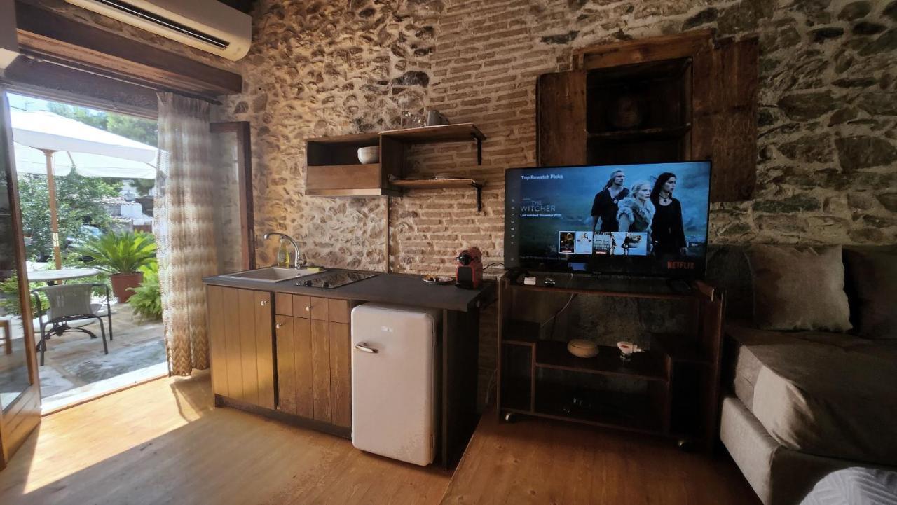 The Cellar Studios - By Avelink Spáta Buitenkant foto