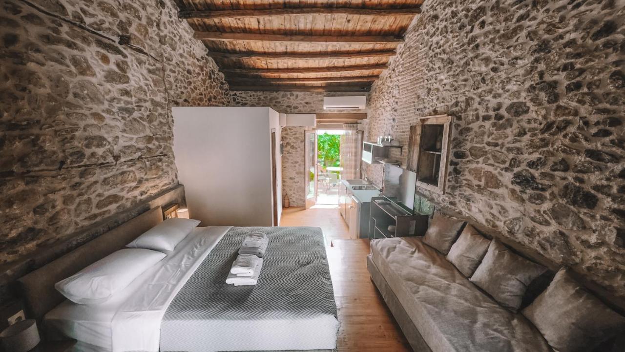 The Cellar Studios - By Avelink Spáta Buitenkant foto