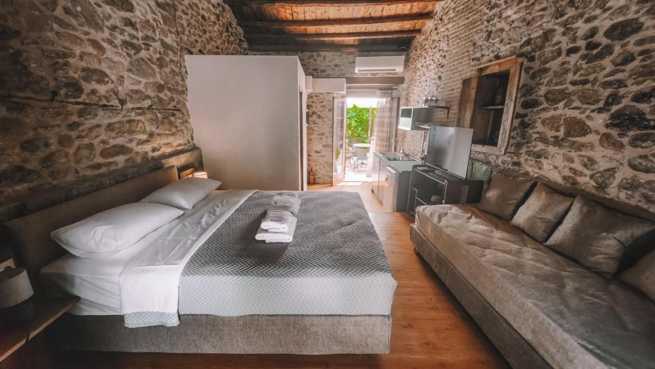 The Cellar Studios - By Avelink Spáta Buitenkant foto