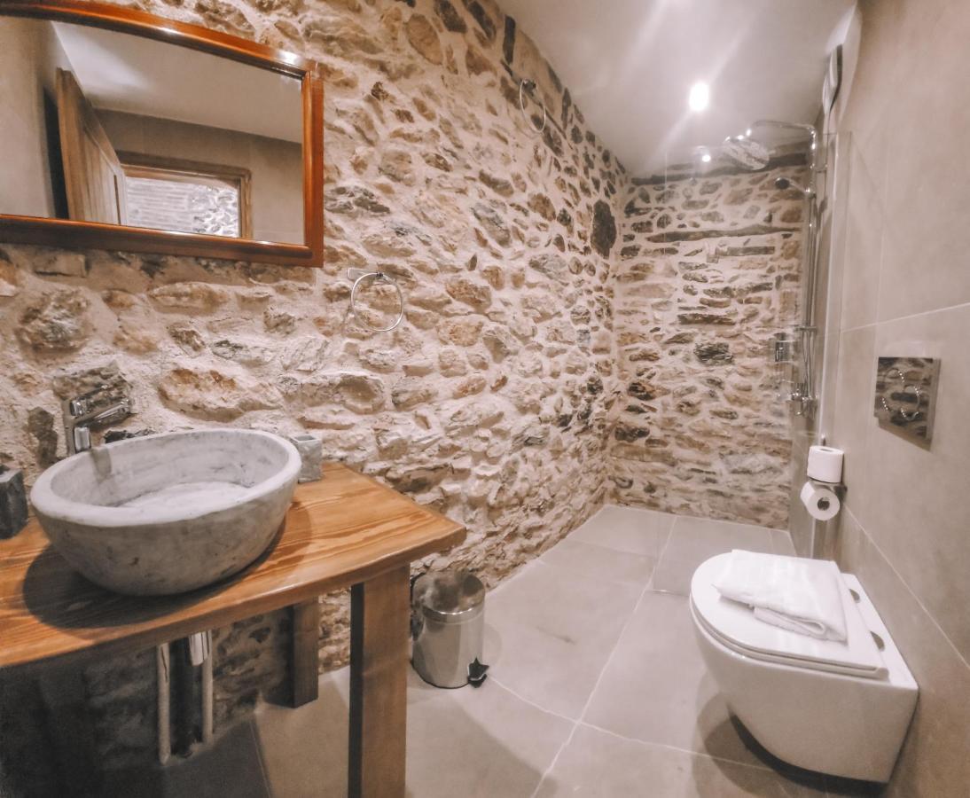 The Cellar Studios - By Avelink Spáta Buitenkant foto